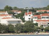 Teljesen felszerelt, modern apartmanok egy csendes területén Petrcane, Punta Skala található, 100...