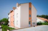 Vadonatúj apartman 6 apartman. Szintenként - földszint, első emelet és a második emeleten (tet...