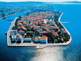 Az idegenforgalmi központja, a kulturális és az összes ismert események Zadar történelmi központj...