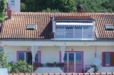 Az újonnan berendezett, kényelmes apartman 3 hálószoba, 2 fürdőszoba, konyha és egy nagy nappali...