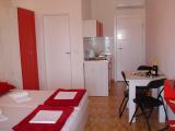 Fani Apartments az üzleti jellege és lakossági épületek központjában Makarska nyugati részé...