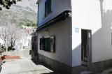Apartman található, egy csendes részén Baska Voda, mindössze 2 perc sétára a központtól és...