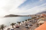 Studio apartman található, a vízparton óvárosában Makarska. Az apartman légkondicionált, vezet...