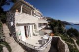 Az apartman található, egy csendes környéken Dubrovnik forgalom nélkül, található a tenger mellett...