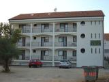 Az apartmanok cca5 percre a strandtól és 10 perc. sétára a városközponttól található, közel...