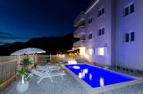 Apartman a keleti részén a város Makarska található, újonnan épült házak, a másik lakás van...