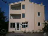 Villa Korina Üdvözöljük a modern és újonnan berendezett Villa Korina található kisvárosban...