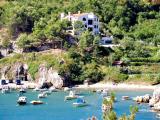 Villa található a Aeternum Vrbnik, Krk szigetén. Található egy csodálatos helyre Vrbnicka port...