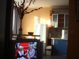 Az apartman található, 900 m-re a Diocletianus-palota, az első emeleten a lift. Ez egy hálószoba...