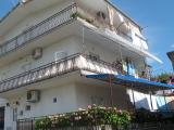 Apartmanok Makarska központjában, a közvetlen közelében a Fő tér és a vízparton. A város f...