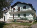 Apartmanok egy ünnep, mindössze 30 méterre a strandtól. Található egy csendes területen Sukoš...