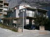 Az apartman található nyugati részén Makarska. A házban található egy csendes részén, a vá...