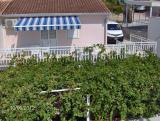 Elegáns apartman 30 m-re a strandtól, teljesen felújított, új bútorokkal. Található egy csendes...